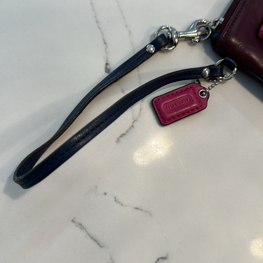 Coach Park Quilted Leather Medium Wristlet F50097 - Picture 9 of 15